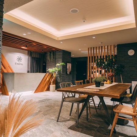 R Hotel Honmachi Osaka Buitenkant foto
